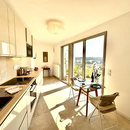 Duplex Avec Terrasse Dans Le Ciel Bordelais Apartment