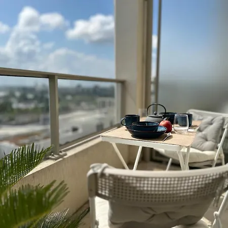 Duplex Avec Terrasse Dans Le Ciel Bordelais Apartment