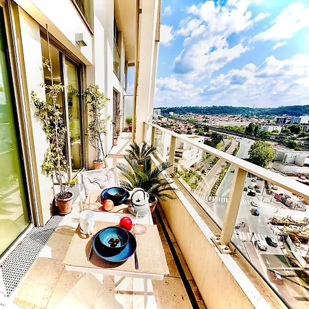 Duplex Avec Terrasse Dans Le Ciel Bordelais Apartment